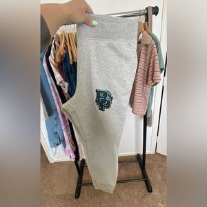 Jogger Broken promises spider sweats in size medium